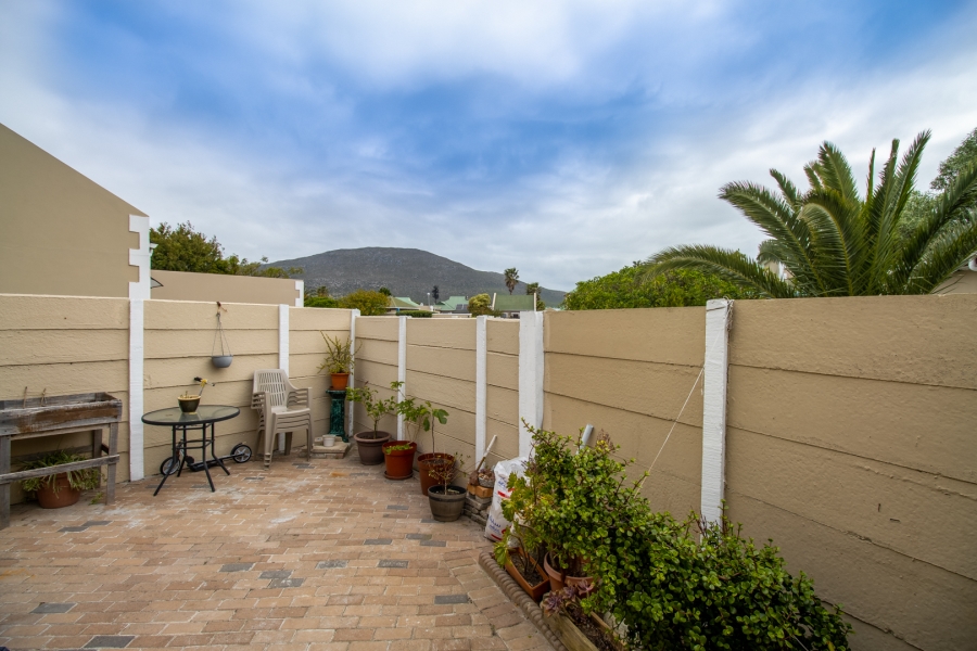 2 Bedroom Property for Sale in Milkwood Park Western Cape